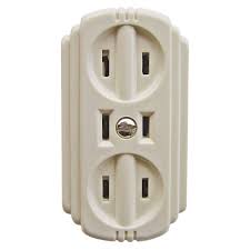 Tomacorriente Triple Superficial Aguila